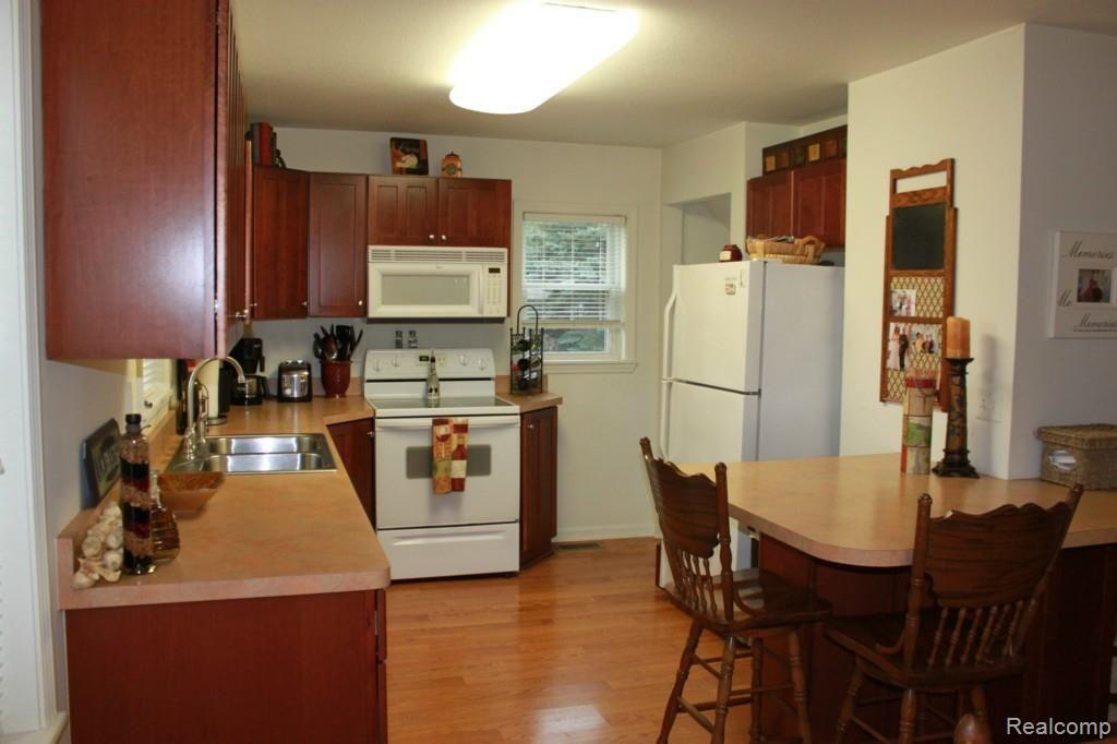2068 East Erie Road Erie, MI 48133 - Photo 11 of 26 IMG_9255.jpg
