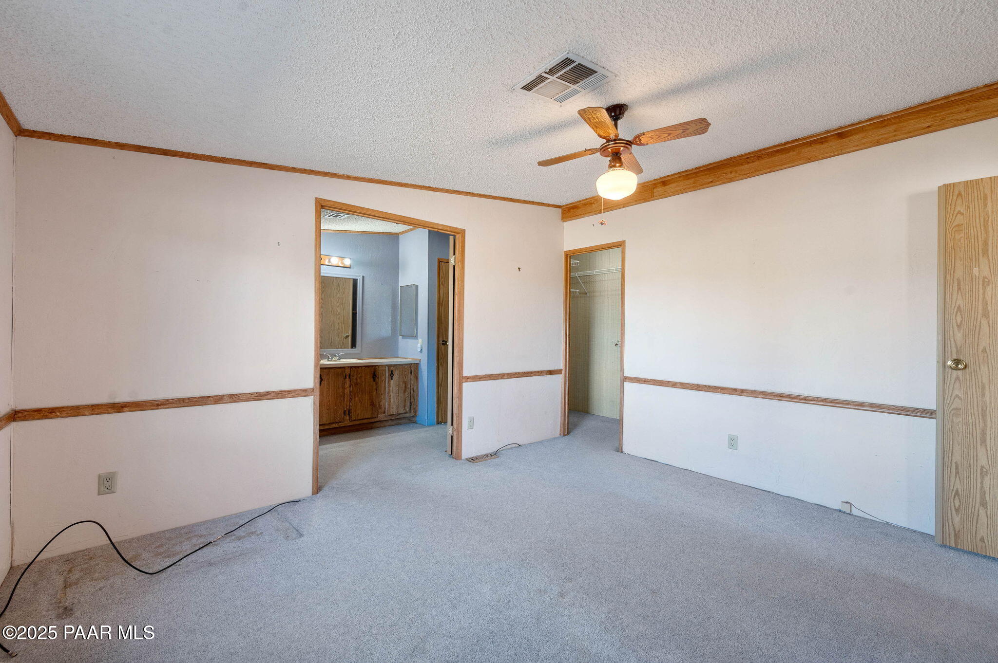 7300 North Spur Road Prescott, AZ 86305 - Photo 19 of 36 23-Primary Bedroom (2)
