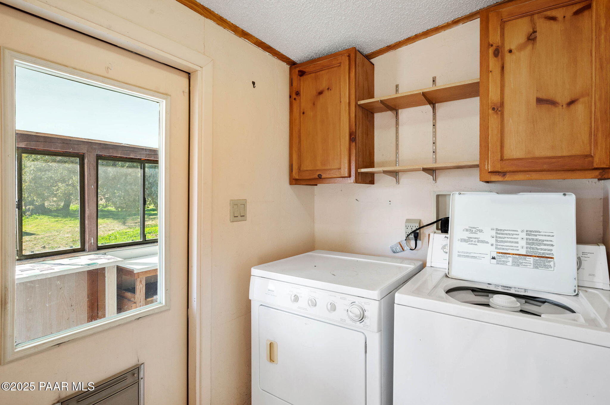 7300 North Spur Road Prescott, AZ 86305 - Photo 21 of 36 25-Laundry Room