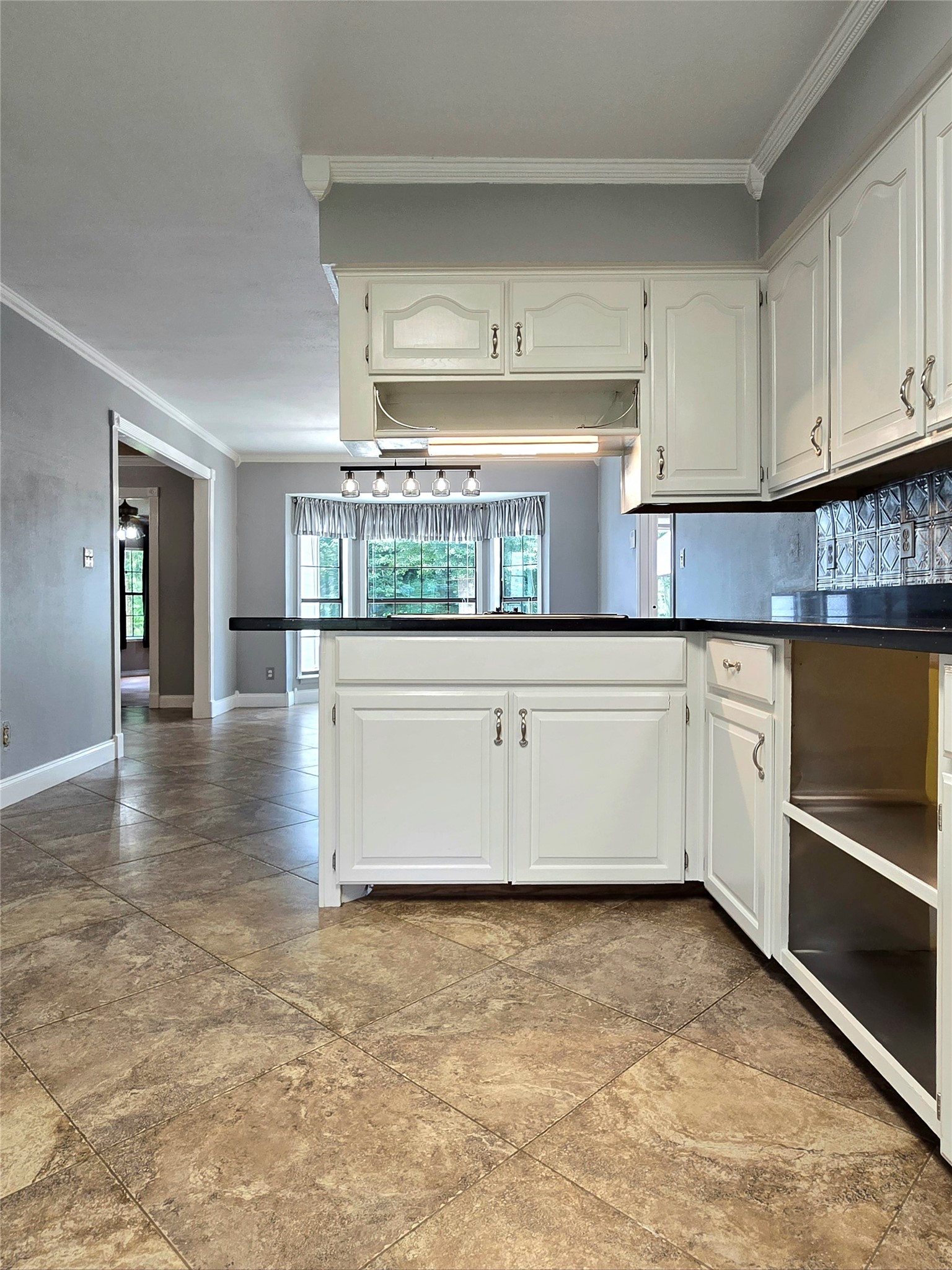 13580 Fm 2025 Road Cleveland, TX 77328 - Photo 11 of 50 Kitchen