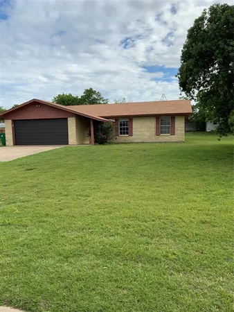 $1,500 | 147 Hillcrest Street, Jacksboro, TX 76458