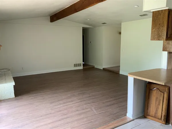 $1,500 | 147 Hillcrest Street, Jacksboro, TX 76458