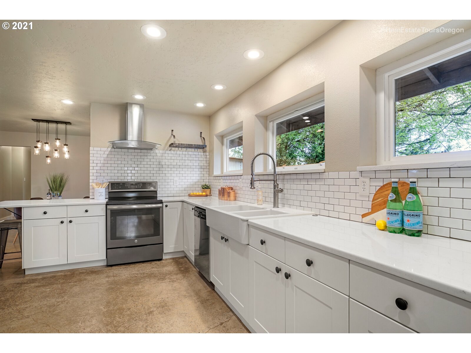 5245 Southwest Shattuck Road Portland, OR 97221 - Photo 11 of 32 Gallery Image 11