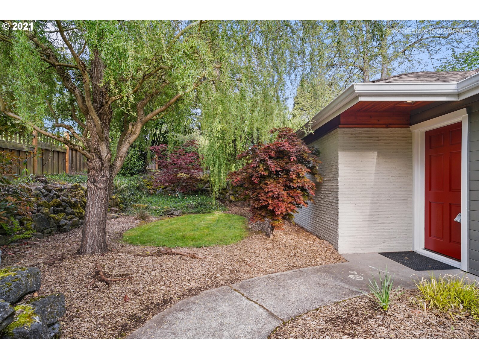 5245 Southwest Shattuck Road Portland, OR 97221 - Photo 3 of 32 Gallery Image 3