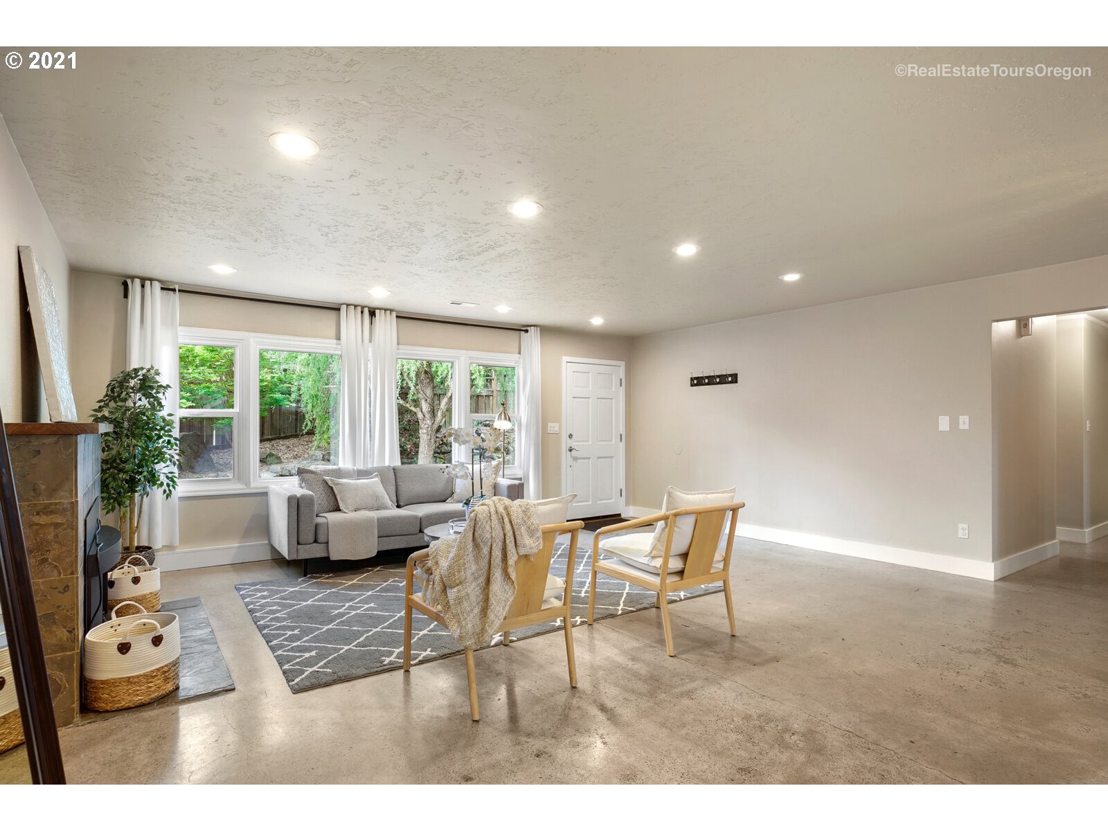 5245 Southwest Shattuck Road Portland, OR 97221 - Photo 6 of 32 Gallery Image 6