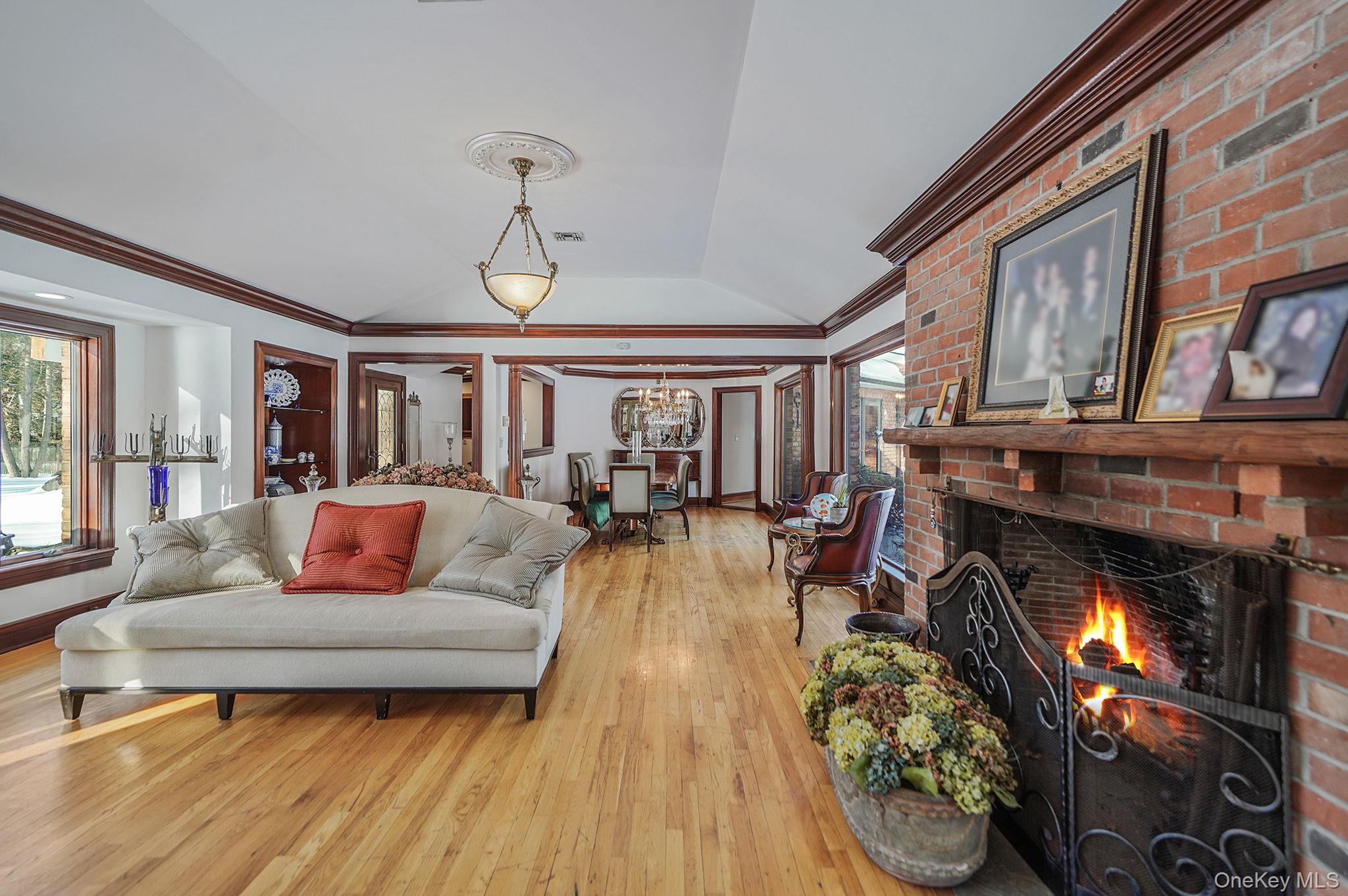 9 Chicken Valley Road Glen Head, NY 11545 - Photo 17 of 29