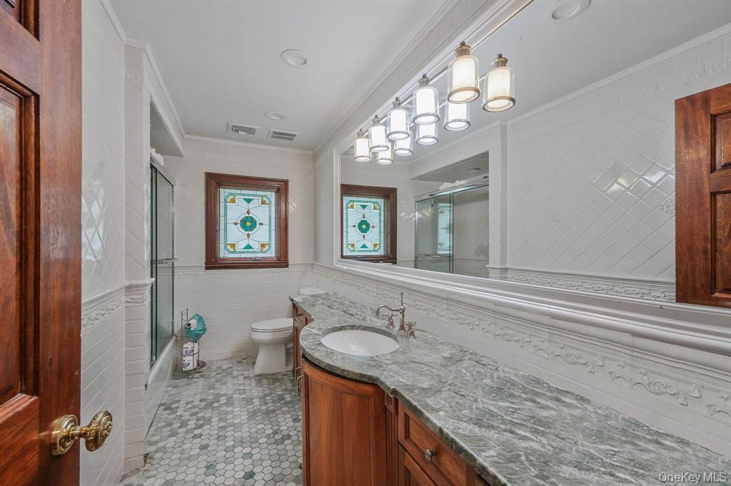 9 Chicken Valley Road Glen Head, NY 11545 - Photo 18 of 29