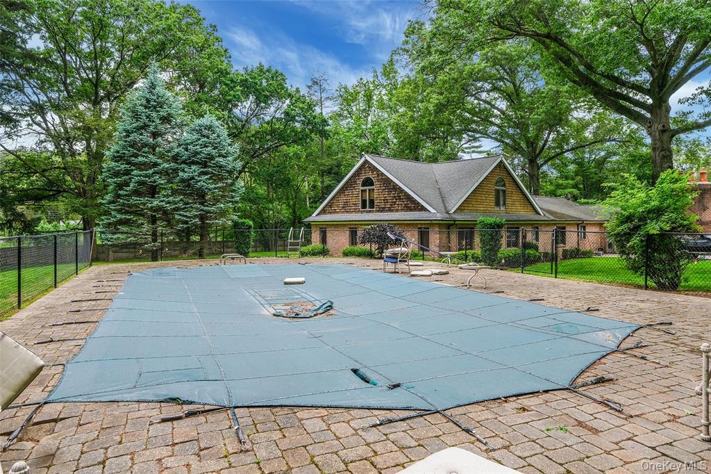 9 Chicken Valley Road Glen Head, NY 11545 - Photo 25 of 29