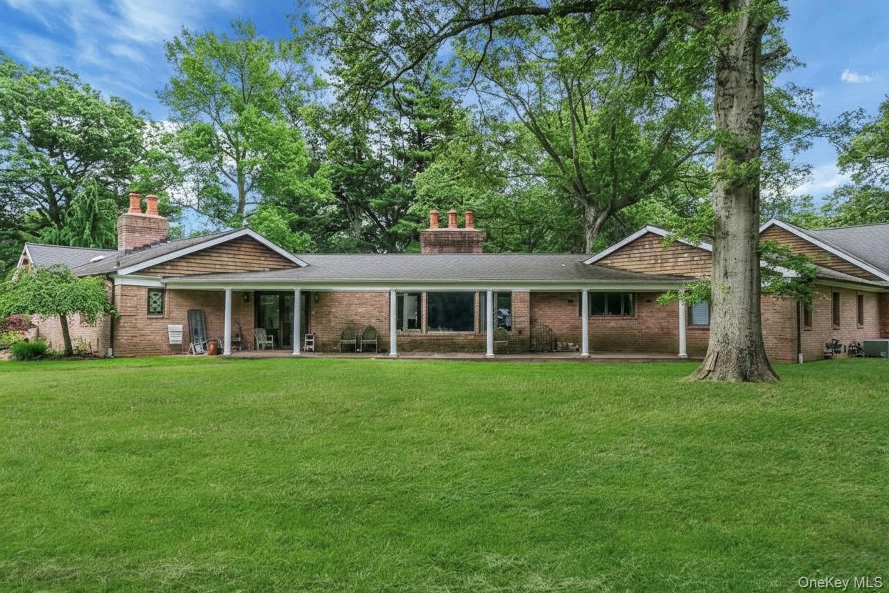 9 Chicken Valley Road Glen Head, NY 11545 - Photo 3 of 29