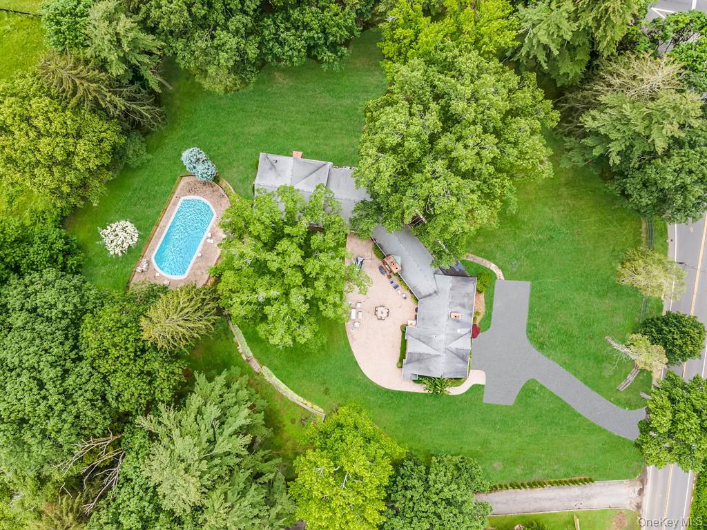 9 Chicken Valley Road Glen Head, NY 11545 - Photo 4 of 29