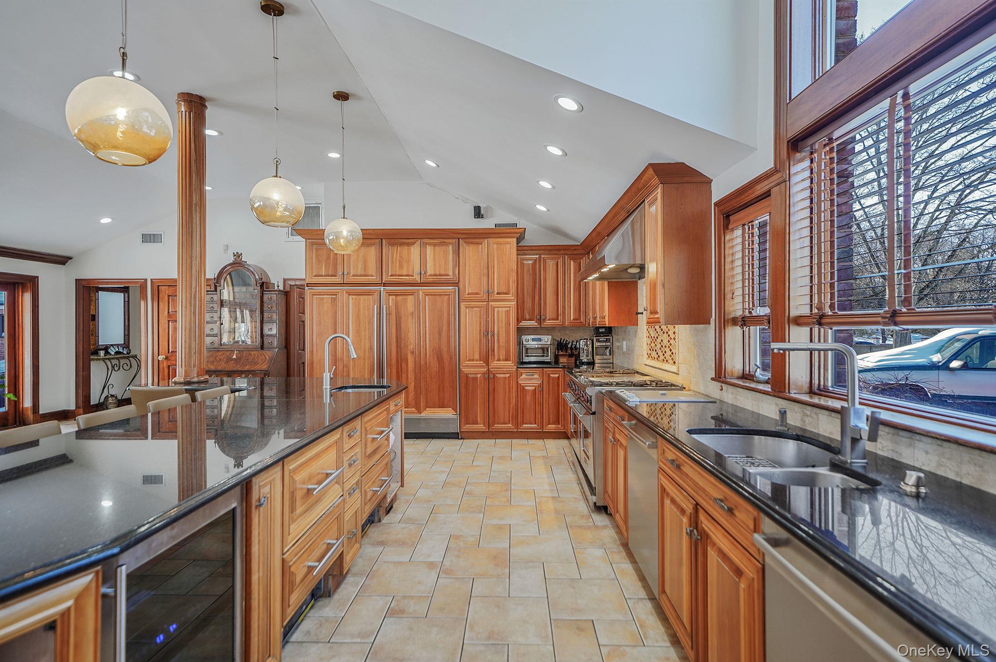 9 Chicken Valley Road Glen Head, NY 11545 - Photo 6 of 29