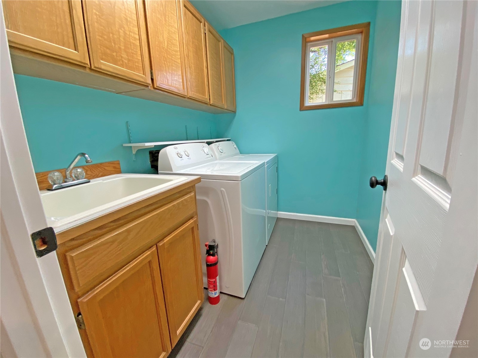 1804 224th Street Southwest Bothell, WA 98021 - Photo 12 of 31 a utility room with dryer and washer