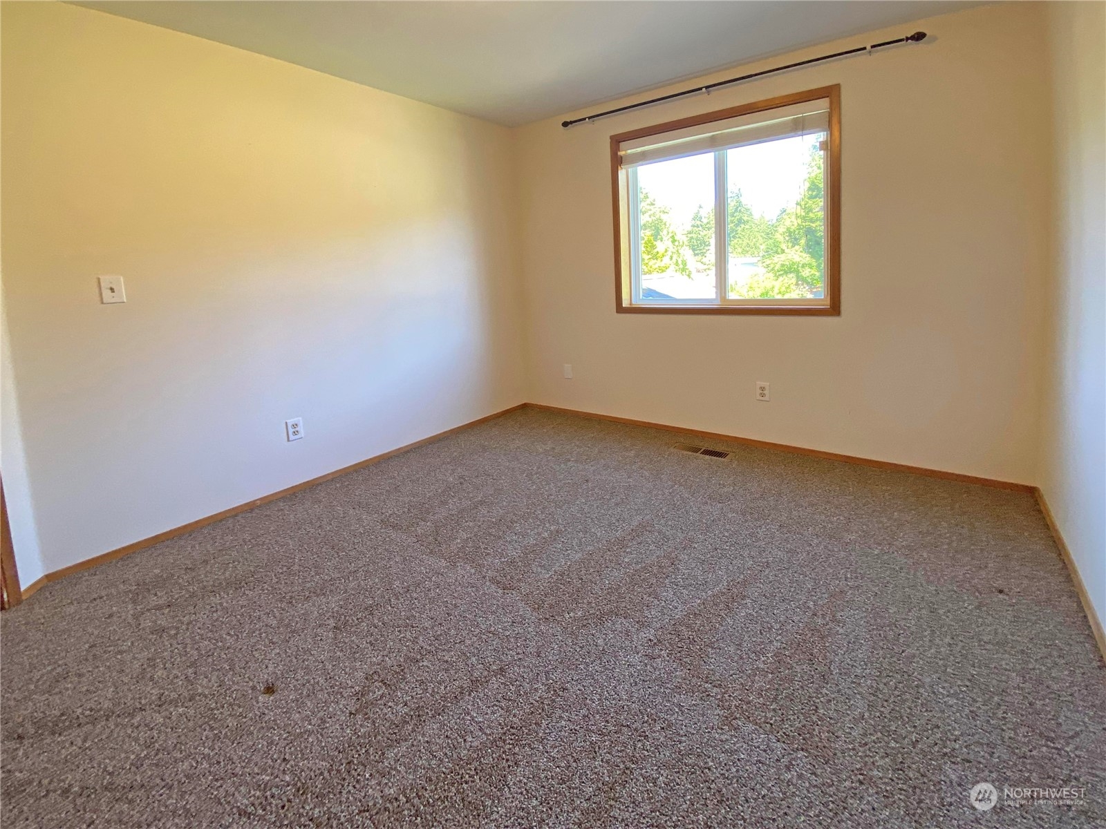 1804 224th Street Southwest Bothell, WA 98021 - Photo 24 of 31 an empty room with a window