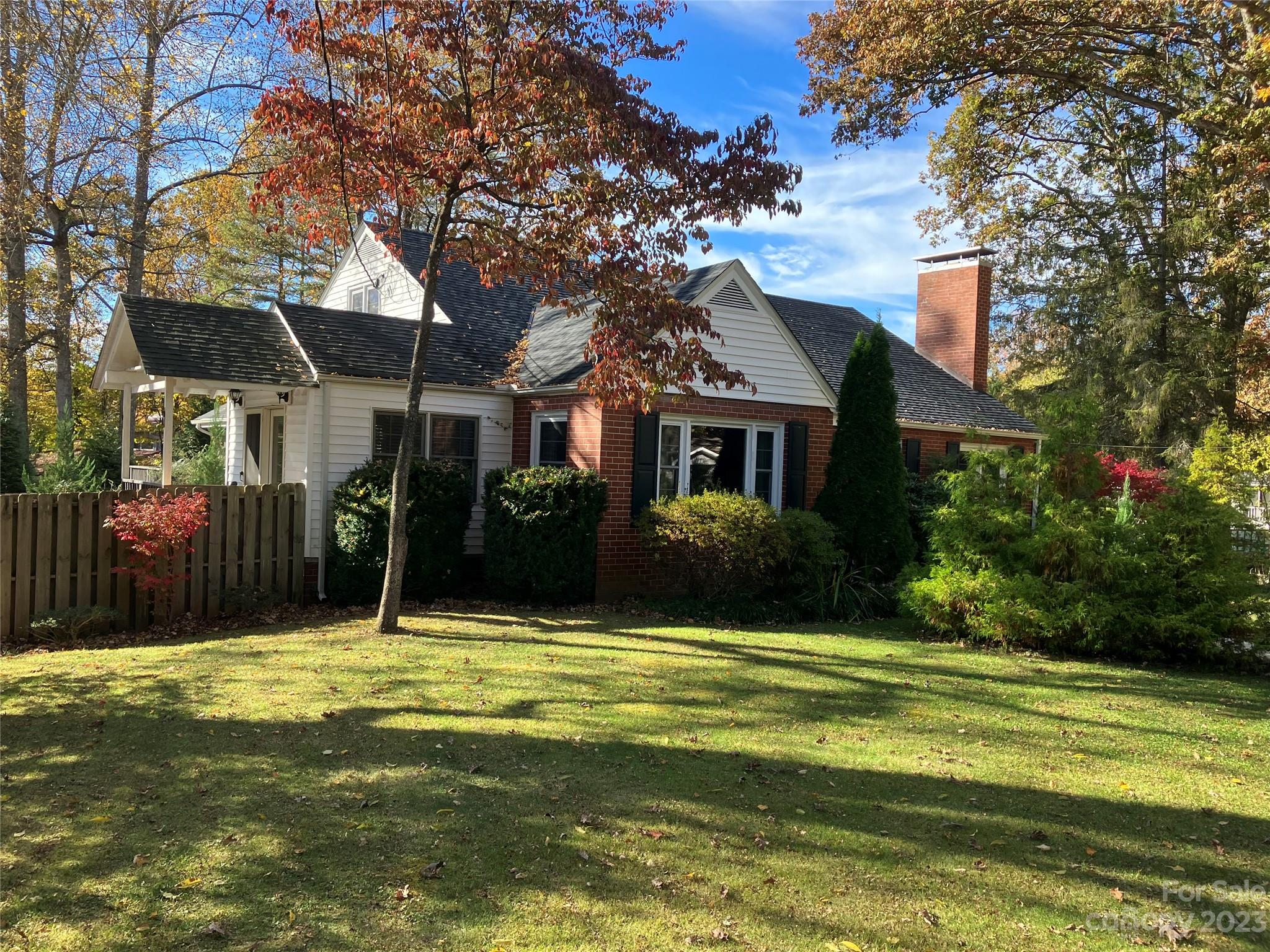 504 Maple Street Brevard, NC 28712 - Photo 3 of 32 Gallery Image 3