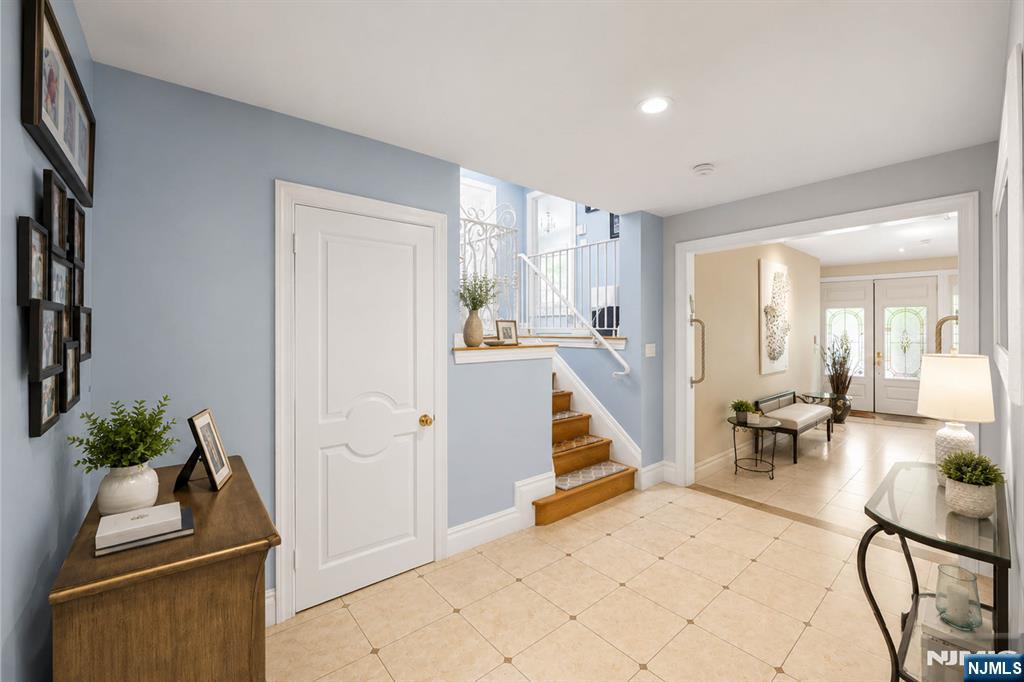 290 Dunkerhook Road Paramus, NJ 07652 - Photo 20 of 50