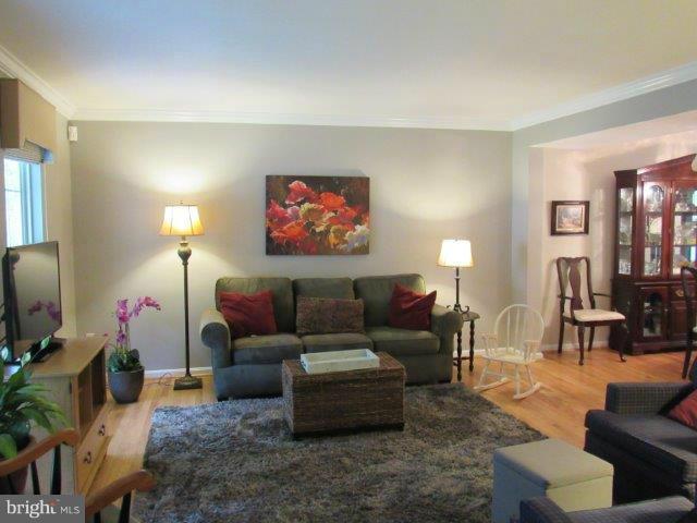 626 Riden Street Odenton, MD 21113 - Photo 5 of 30 Living Room