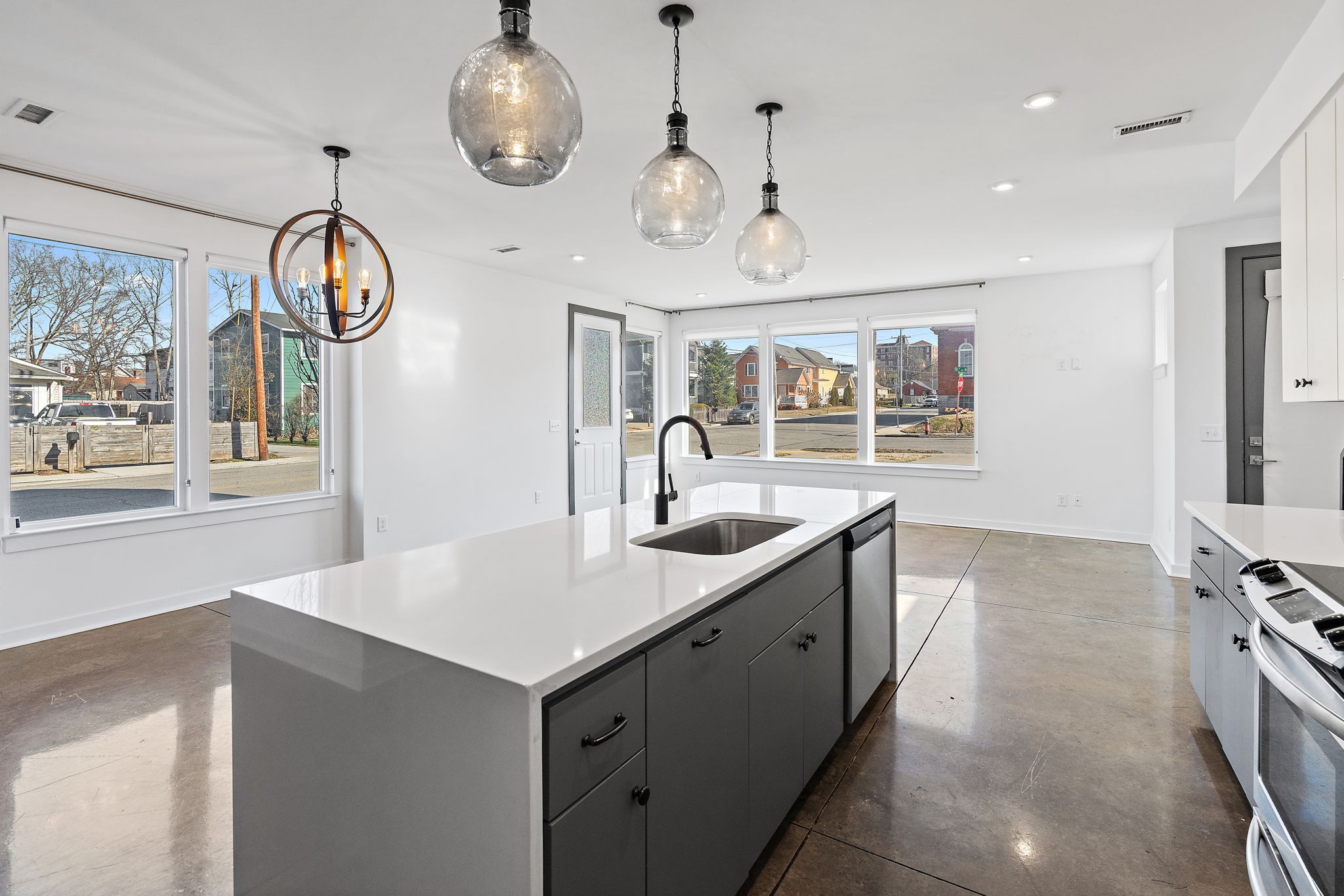 1925 10th Avenue North Nashville, TN 37208 - Photo 11 of 40 a very nice looking room with lots of wooden furniture