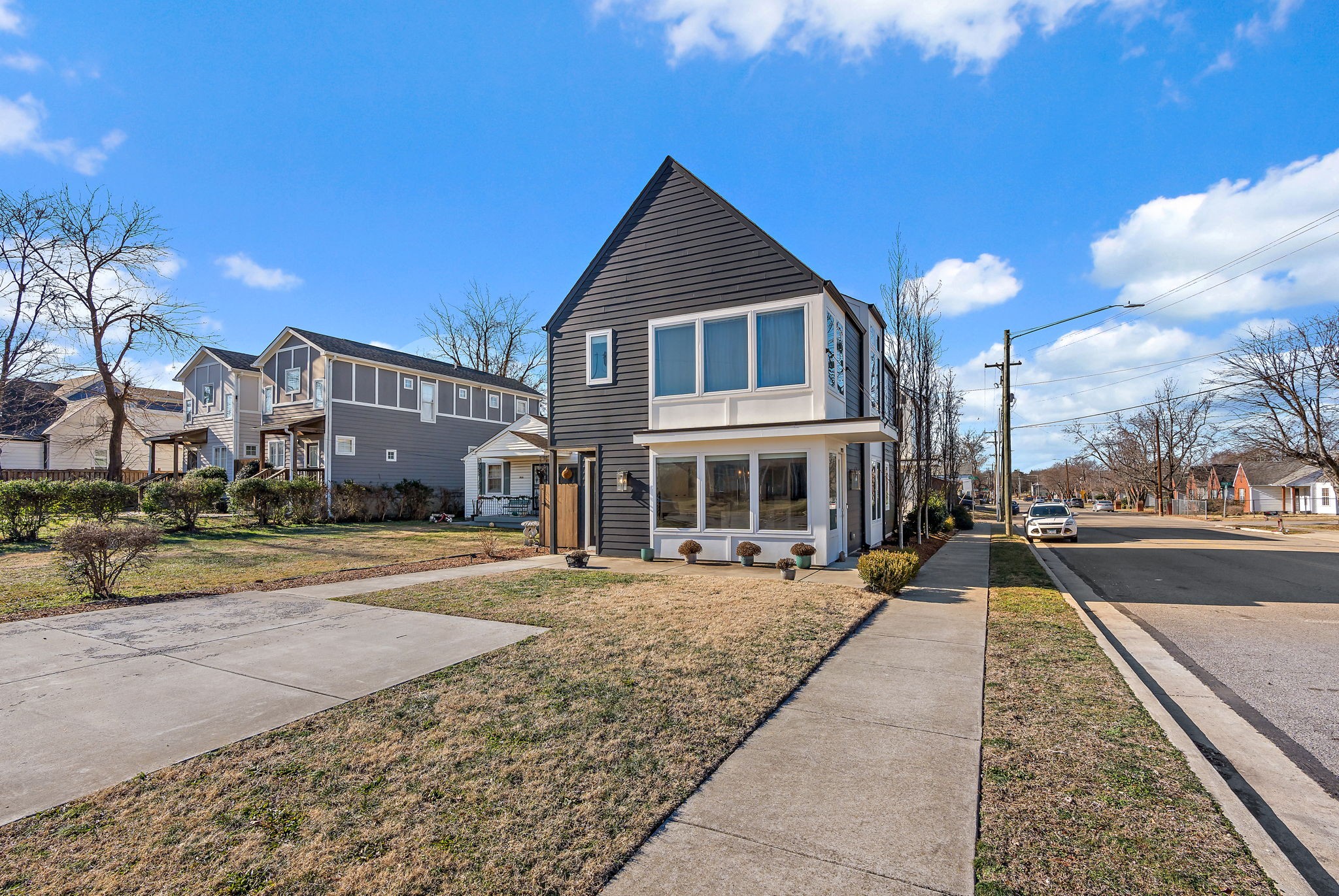 1925 10th Avenue North Nashville, TN 37208 - Photo 2 of 40 a front view of a house with a yard