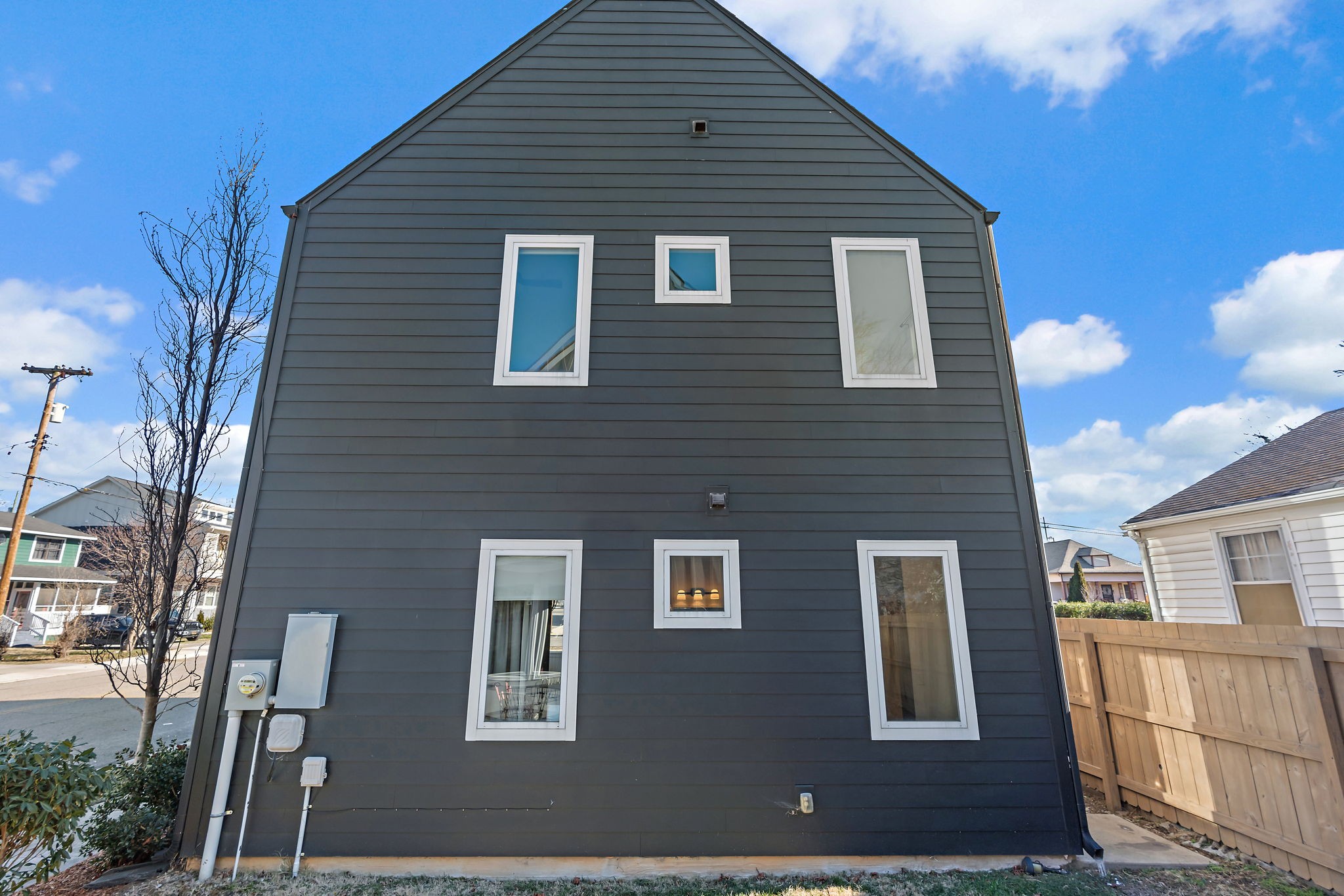 1925 10th Avenue North Nashville, TN 37208 - Photo 38 of 40 a front view of a house with a tree