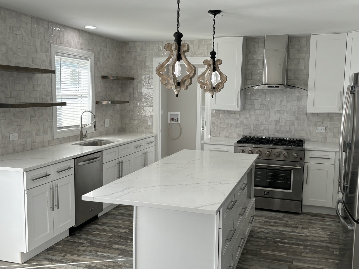 38W715 Huntley Road West Dundee, IL 60118 - Photo 8 of 42