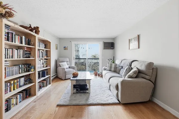 $375,000 | 10 Wrentham Road, Unit 308, Worcester, MA 01602