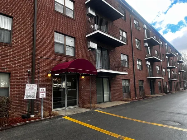 $375,000 | 10 Wrentham Road, Unit 308, Worcester, MA 01602