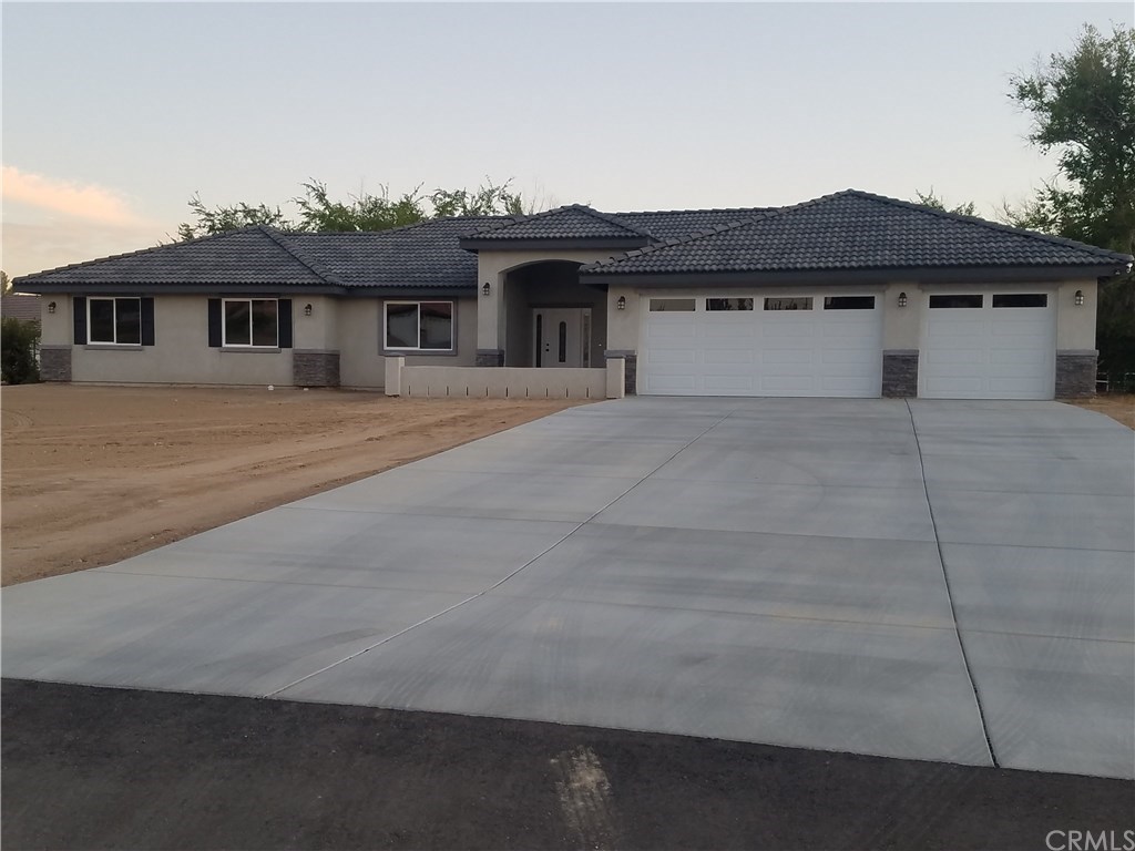 19235 Yanan Road Apple Valley, CA 92307 - Photo 1 of 1
