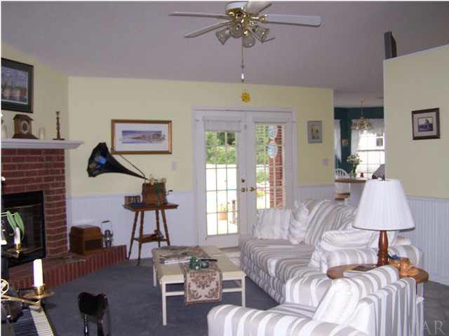 5776 Pebble Ridge Drive Milton, FL 32583 - Photo 3 of 14 Family Room