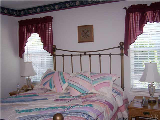 5776 Pebble Ridge Drive Milton, FL 32583 - Photo 10 of 14 Master bedroom