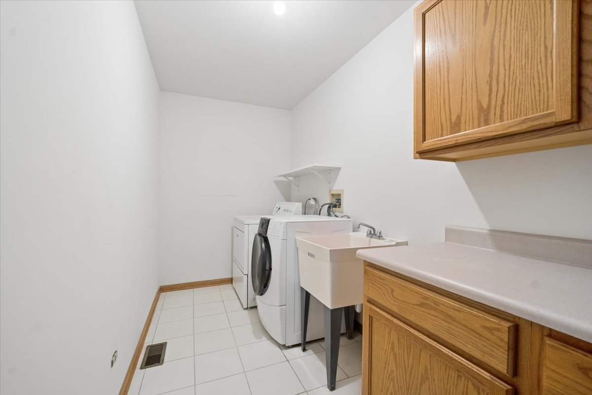 1888 Shoreline Court Romeoville, IL 60446 - Photo 11 of 30