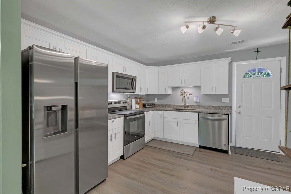 10424 Indian Road Gloucester, VA 23061 - Photo 7 of 20