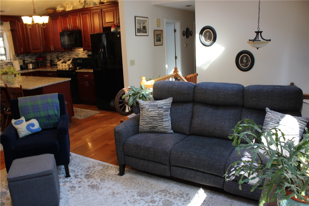 123 Hammet Road Coventry, RI 02816 - Photo 11 of 42