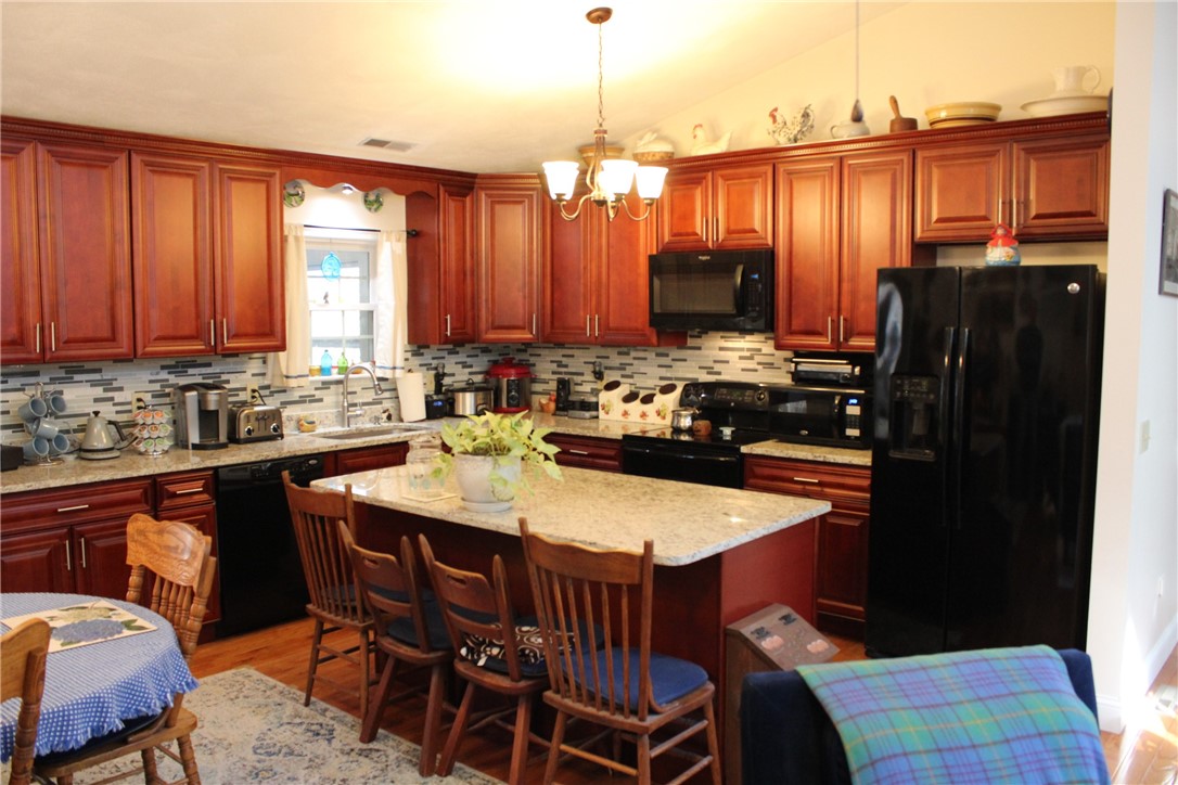 123 Hammet Road Coventry, RI 02816 - Photo 18 of 42
