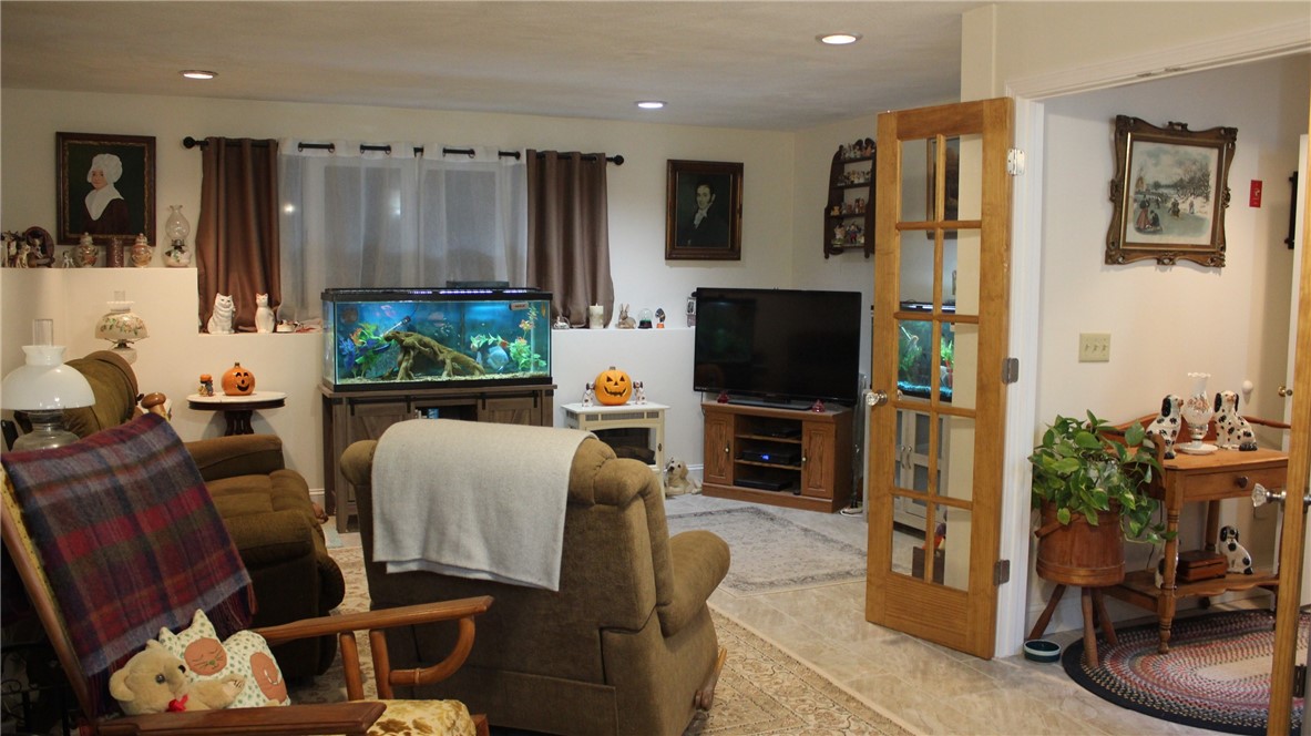 123 Hammet Road Coventry, RI 02816 - Photo 28 of 42