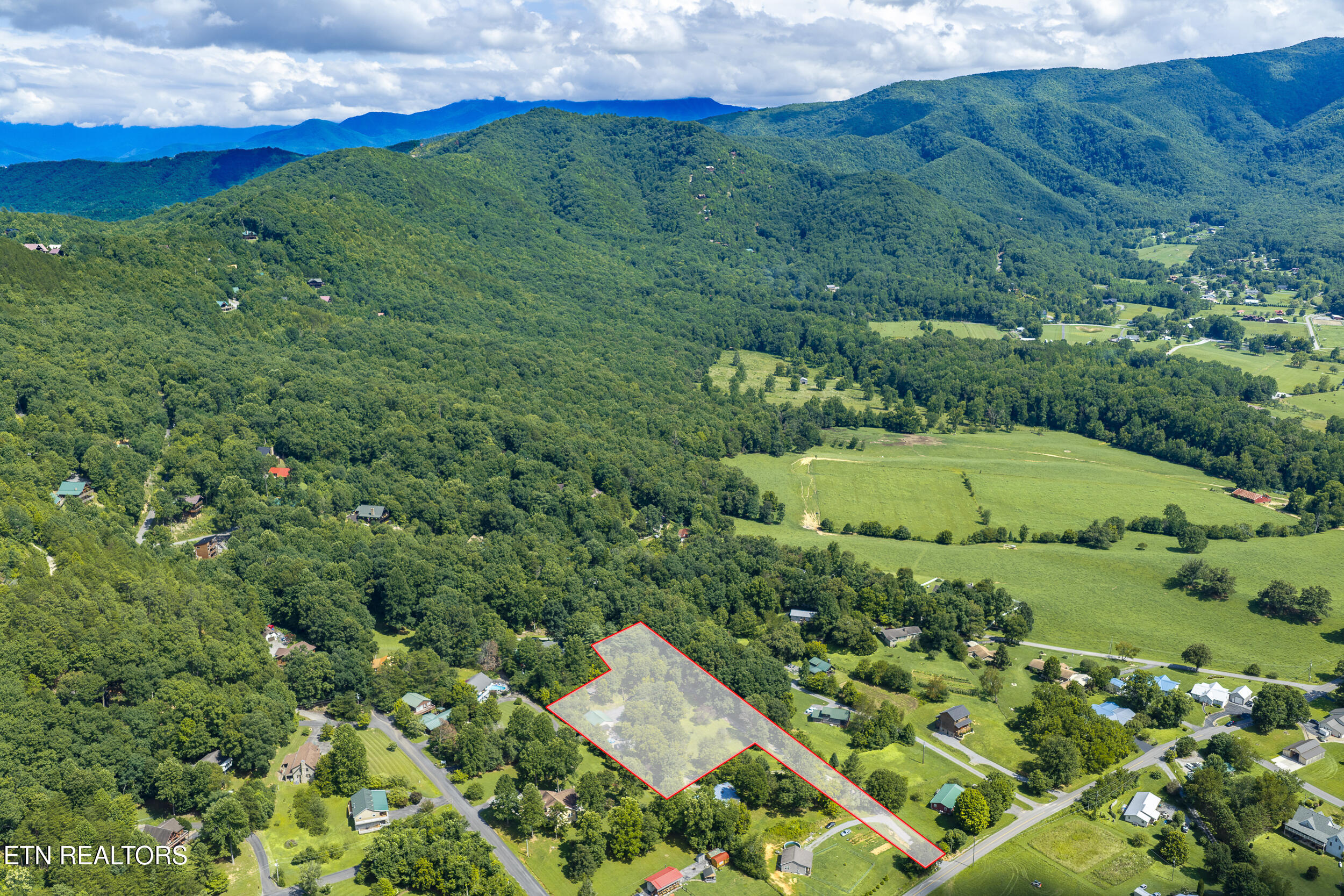 2019 Little Cove Road Sevierville, TN 37862 - Photo 10 of 50 DJI_20260715155938_0092_D-HDRm