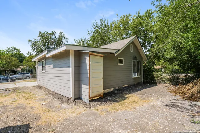 $1,175 | 1819 San Carlos Street, San Antonio, TX 78207
