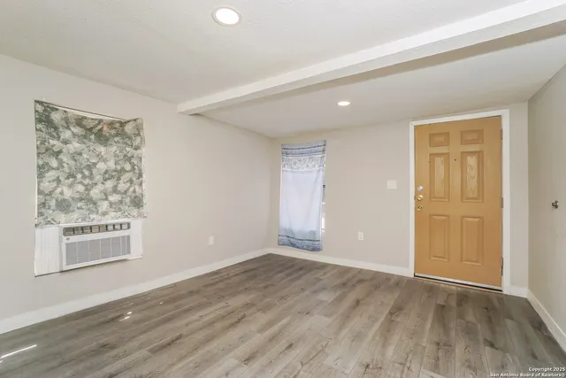 $1,175 | 1819 San Carlos Street, San Antonio, TX 78207