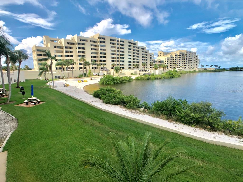 6035 Sea Ranch Drive, Unit 901 Hudson, FL 34667 - Photo 34 of 72 a view of a large building