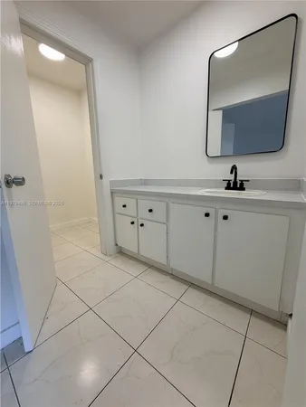 $1,950 | 1525 Northwest 19th Terrace, Unit 15, Miami, FL 33125