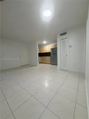 $1,950 | 1525 Northwest 19th Terrace, Unit 15, Miami, FL 33125
