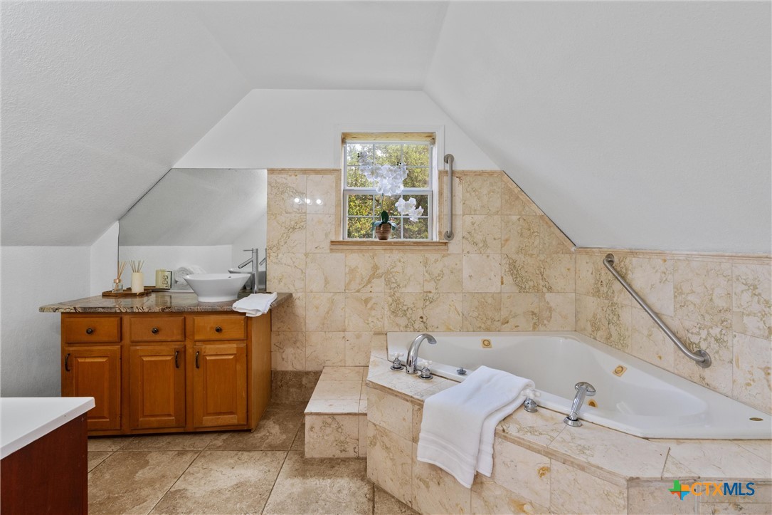 5203 Denmans Loop Belton, TX 76513 - Photo 13 of 26 Primary Bathroom