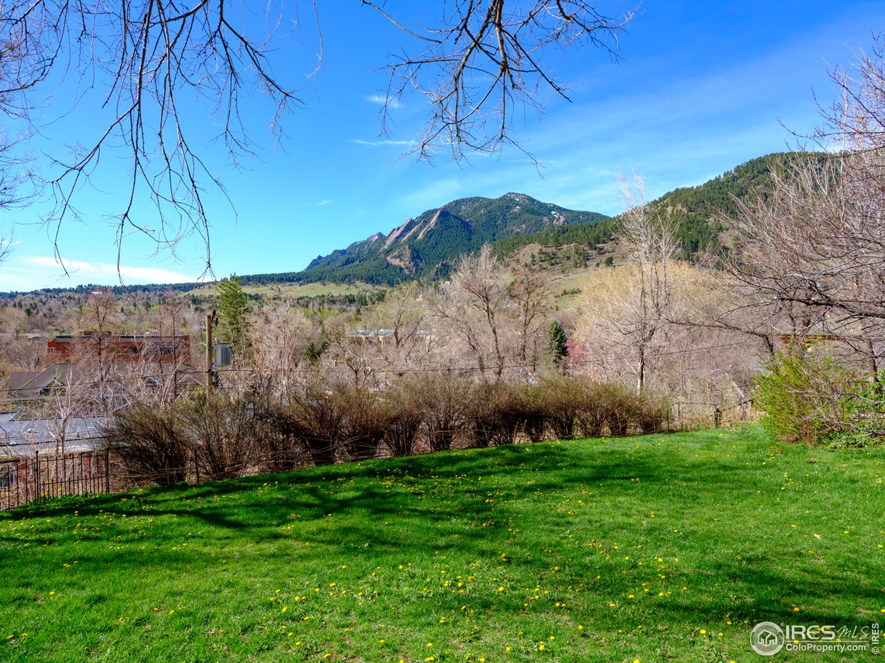 612 Spruce Street Boulder, CO 80302 - Photo 7 of 7 a view of a back yard