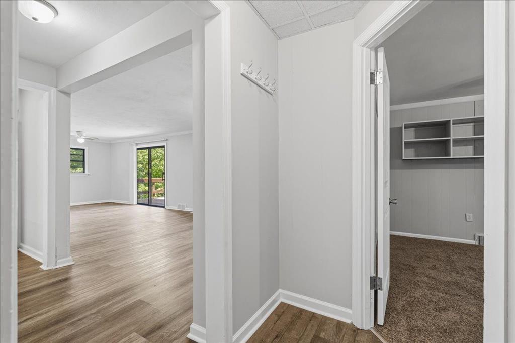 216 Magill Road Zelienople, PA 16063 - Photo 3 of 32