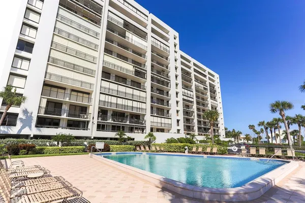 $3,600 | 1460 Gulf Boulevard, Unit 412, Clearwater Beach, FL 33767