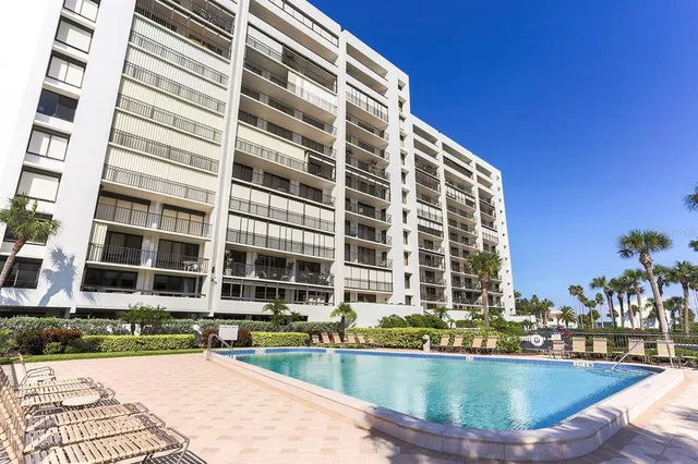 $3,600 | 1460 Gulf Boulevard, Unit 412, Clearwater Beach, FL 33767