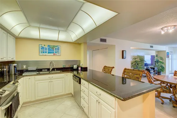 $3,600 | 1460 Gulf Boulevard, Unit 412, Clearwater Beach, FL 33767
