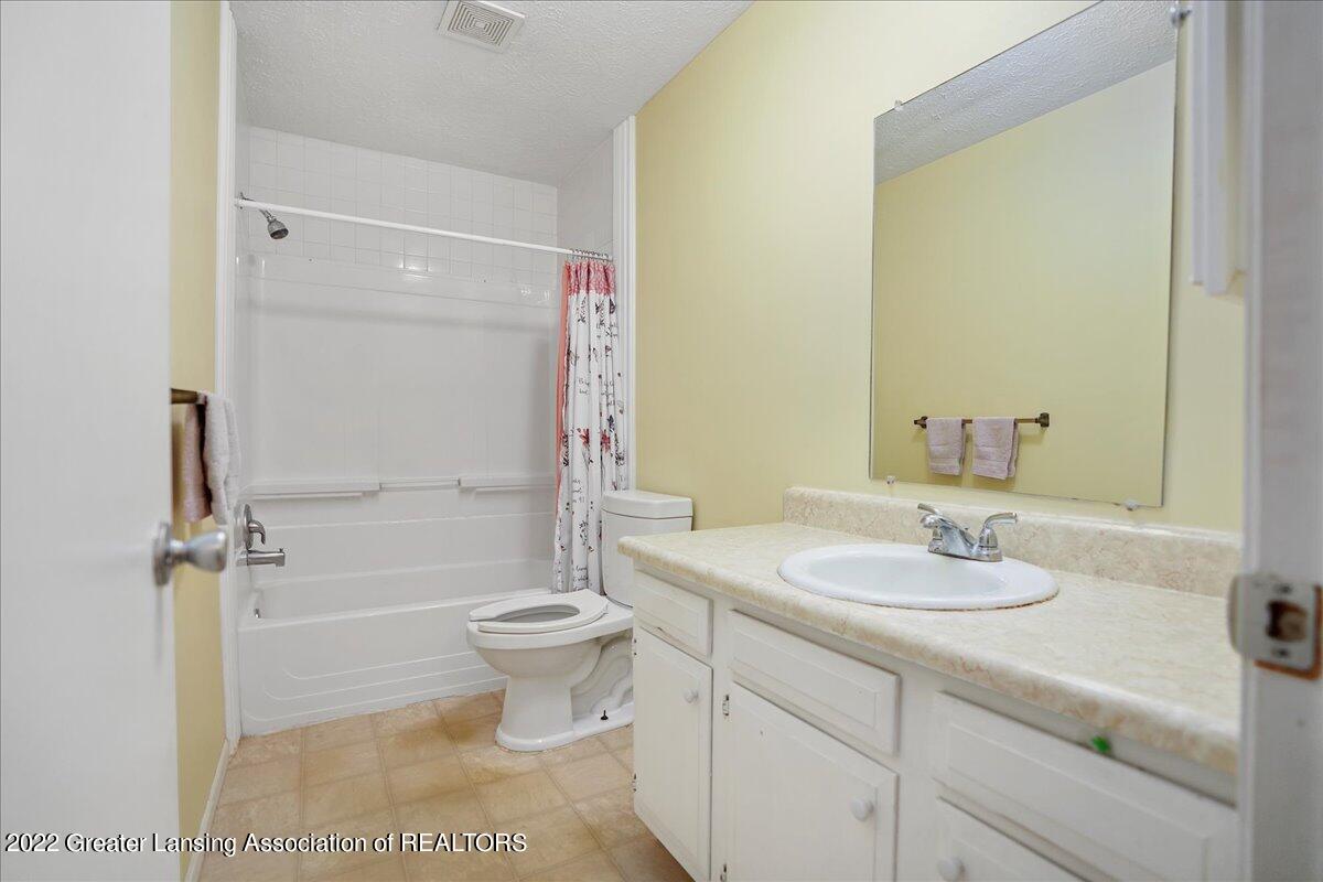 850 Armstrong Road Lansing, MI 48911 - Photo 14 of 17 14-A7R05103