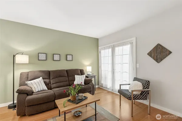 $270,000 | 6547 42nd Avenue Southwest, Unit 205, Seattle, WA 98136