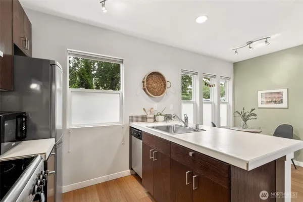 $270,000 | 6547 42nd Avenue Southwest, Unit 205, Seattle, WA 98136
