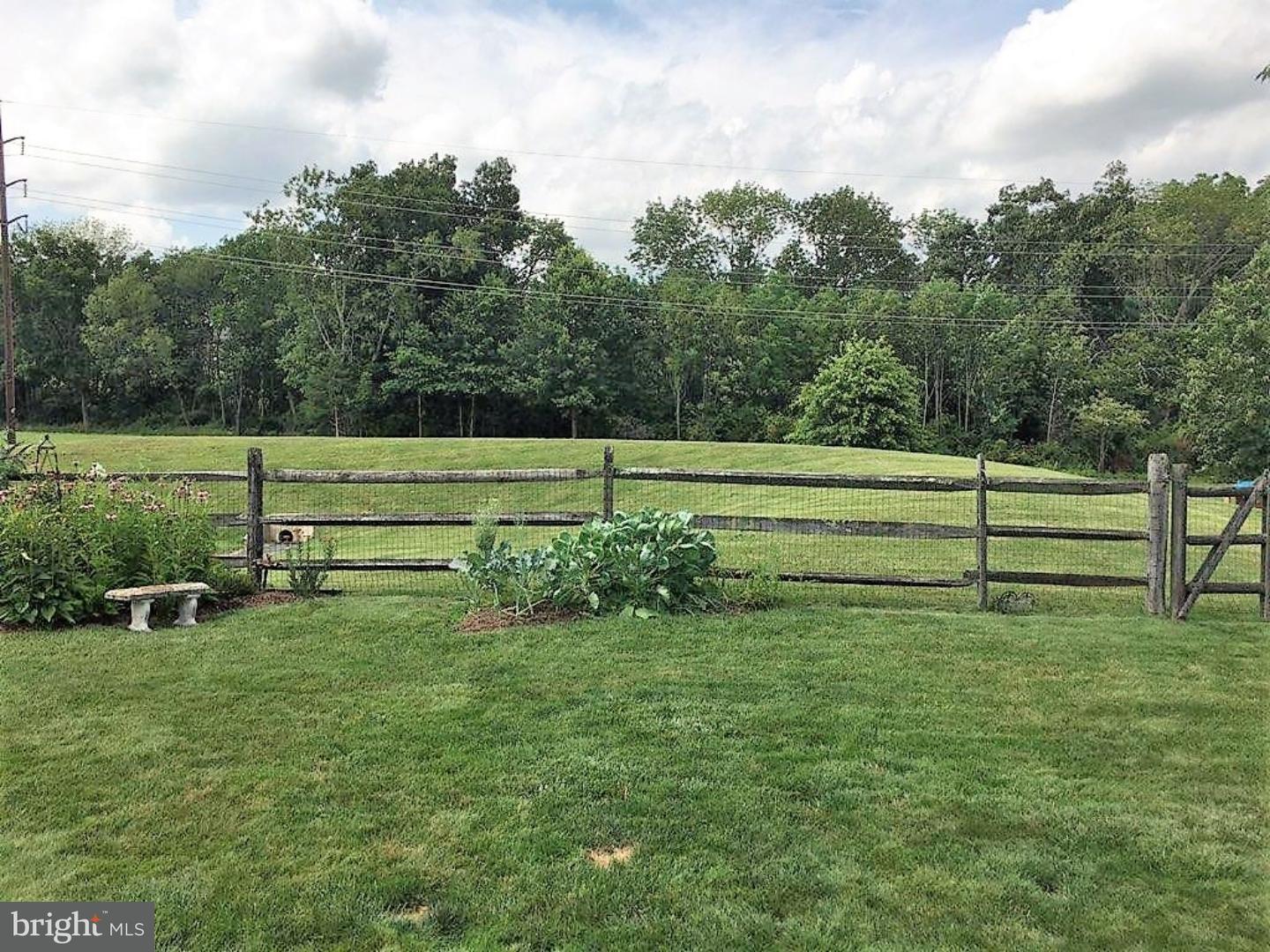 681 Melvin Road Telford, PA 18969 - Photo 11 of 12 View in Back